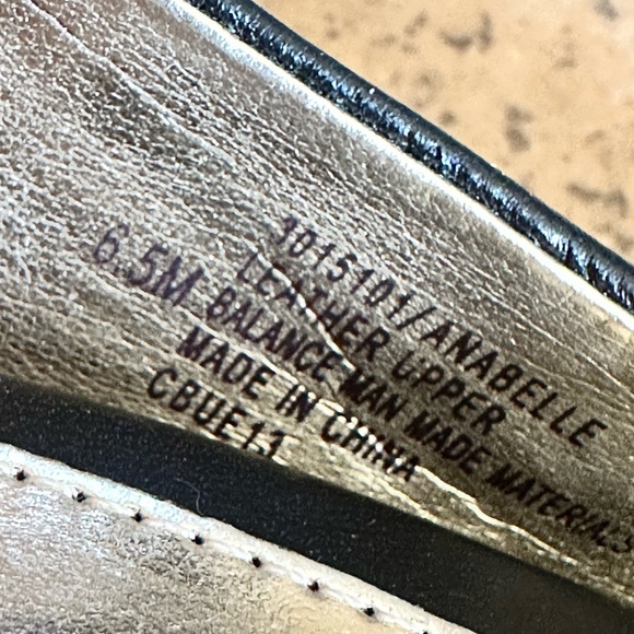 EuroSoft by Soffit black, 3 inch heels. New without tags. - Picture 2 of 5